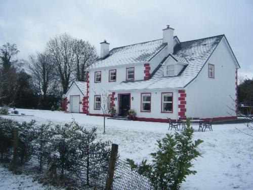 Lecemy Bed & Breakfast | Top-Rated Heeneys Lodge B&B - Perfect for Families