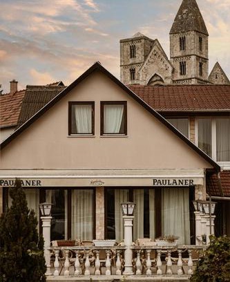 Zsambek House | Family-Friendly Stay at Hegyalja Étterem és Panzió