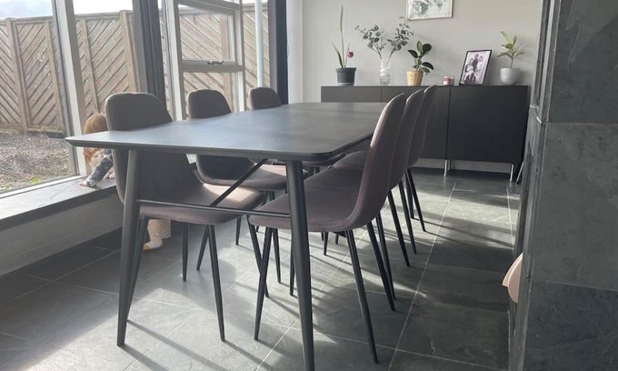 Hveragerdi Apartment | Heiðarbrún: Pet-Friendly Retreat with Pool & Hot Tub