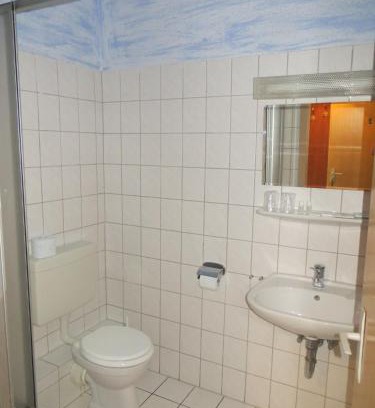 Letzlingen Hotel | Pet-Friendly Retreat at Heidehotel Letzlingen with Breakfast