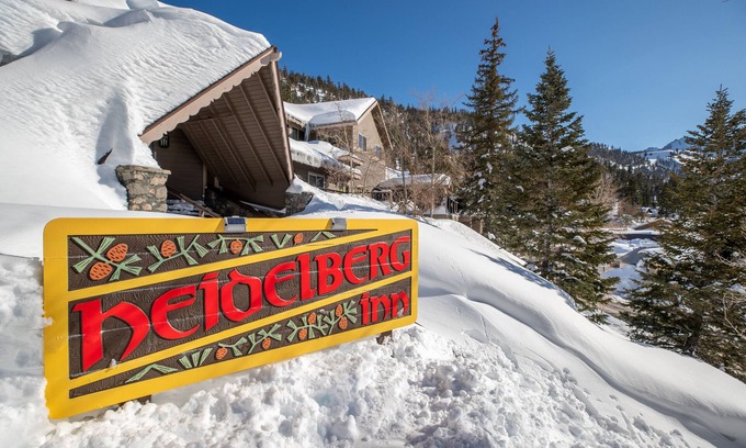 June Lake Condo | Relaxing Stay at Heidelberg Inn with Pool and Spa Access