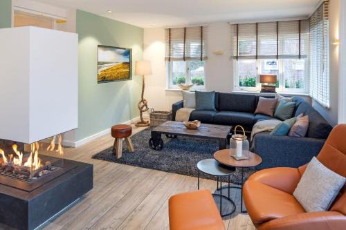 List House | Discover Heidkieker: Pet-Friendly Oasis with Pool & Breakfast