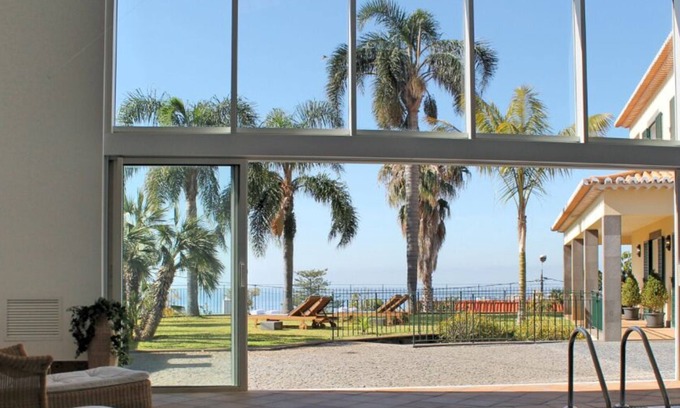 Santa Luzia Villa | Indulge in Elegance with Pool & Ocean Views at Villa Luzia