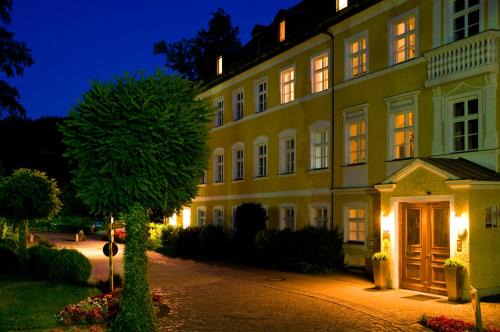 Krumbach Hotel | Relax at Heilbad Krumbad: 4-Star Spa Retreat Awaits