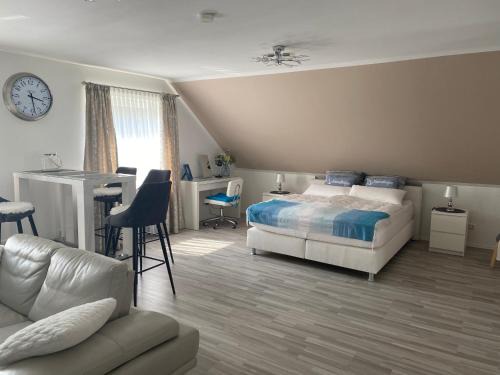 Eckernfoerde Apartment | Heimathafen: Family-Friendly Retreat with High Guest Ratings
