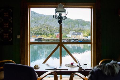Skrova House | Oceanfront Getaway at Heimbrygga Restaurant & Accommodation
