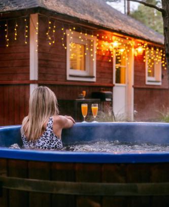 Elbiku House | Heiniku Home: 4-Star Retreat with Pet-Friendly Amenities