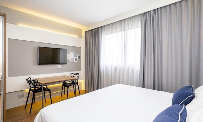 Batel Apartment | Top-Rated Helbor Stay Batel with Family-Friendly Amenities