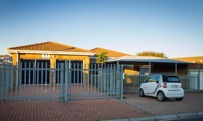 Trawal House | Welcoming Helderzicht Self-Catering with Family-Friendly Amenities