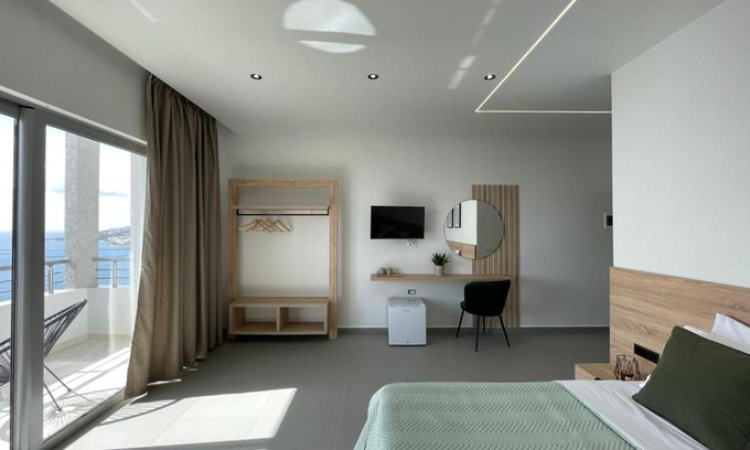 Sarande Hotel | Experience Helen's Seaside Resort - Rated 9.7/10 by Guests