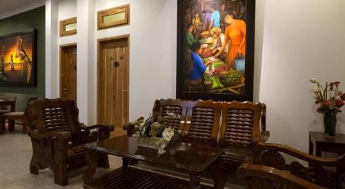 Klojen House | Budget-Friendly Helena Guest House with Breakfast & Kitchen