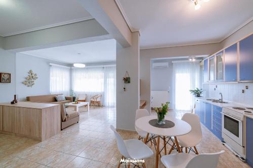 Palaio Tsifliki Apartment | Pet-Friendly Helianthos Villa Apartment No1 - Rated 9.9/10