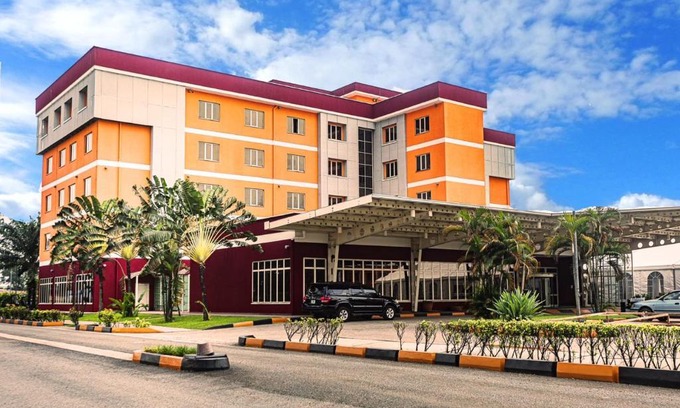 Port Harcourt Hotel | Discover Heliconia Park Port Harcourt Hotel & Suites
