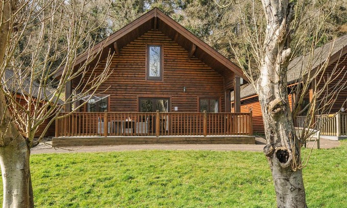 Saint Breward House | Pet-Friendly Retreat at Heligan - Family Welcome Awaits!