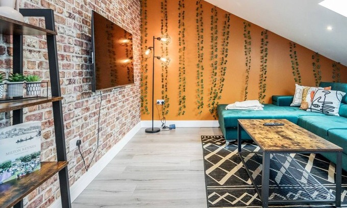 Yardley Gobion Apartment | Heliodoor Apartments: Family-Friendly 2-Bedroom Retreat