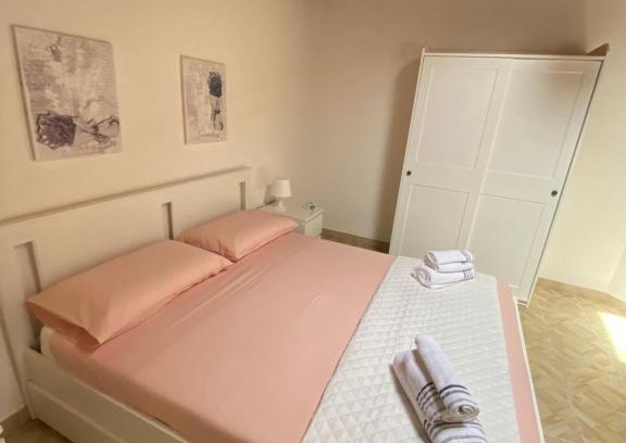 Mondello House | HELIOS House: Guest Rated 10/10 with Family-Friendly Amenities
