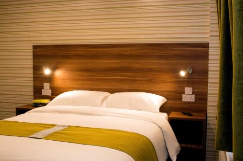 Grangemouth Hotel | Family-Friendly Helix Hotel: Comfort at Great Rates