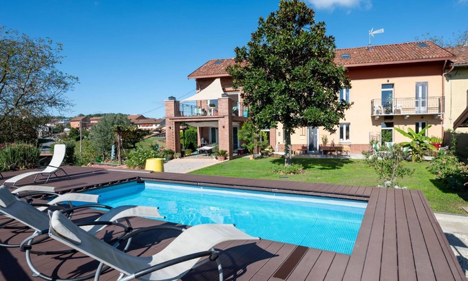 San Damiano dʼAsti House | Discover Helix1912: Pool, Spa & Family-Friendly Retreat