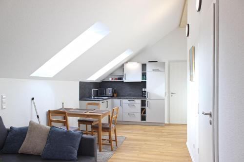 Aich Apartment | Helle Neubau-Dachgeschoss-Wohnung im grünen - Tolle Lage