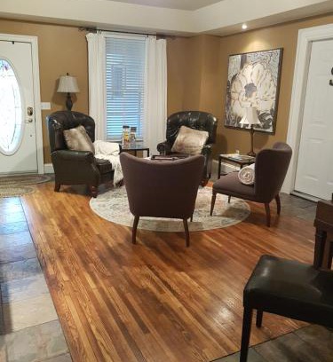 Kingsville Bed & Breakfast | Experience the Excellence at Hellemsfield Inn & B&B