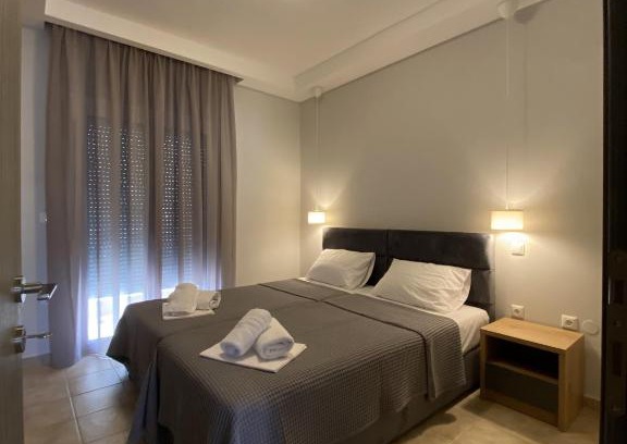 Paralia Ofryniou Apartment | Highly Rated Hellen's Apartments: Family-Friendly Stay