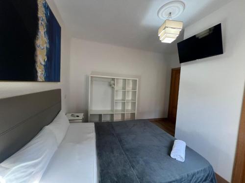 Hortaleza House | Welcome to Hello Madrid: Pet-Friendly with Breakfast Included