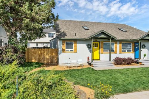 Mountain View District House | Welcoming Stay at Hello Mellow Yellow - Pet Friendly Retreat