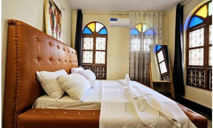 Stone Town Apartment | Hello Rafiki Apartment Room #09
