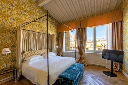 San Giovanni Hotel | Elegant Helvetia&Bristol Firenze - 5-Star Retreat with Spa