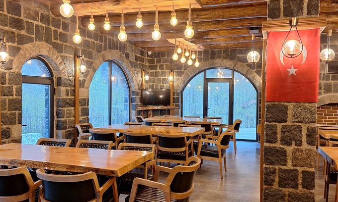 Camlihemsin Hotel | Discover Hemşin Ata Konağım: Family-Friendly Retreat