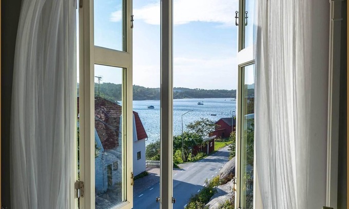 Kungshamn Bed & Breakfast | Discover Relaxation at Hem Till Bengt with Spa & Dining
