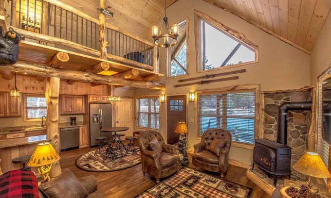 Cranmore Birches Ski Chalet | Hemlock Chalet: 10/10 Pet-Friendly Retreat Near Cranmore