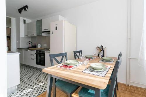 Zagreb Apartment | Comfortable Hemma Apartment - 4-Star Family-Friendly Stay