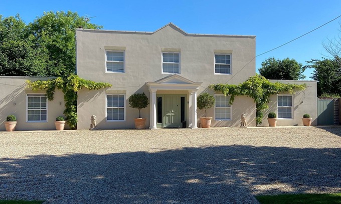 Horton House | Perfect for Groups: Games Room, Hot Tub & BBQ Area