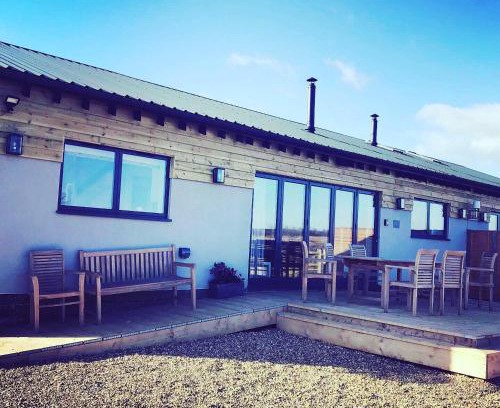 Caldecott House | Relaxing Hen Houses with Hot Tubs - Big Drift & Fairchilds Barn