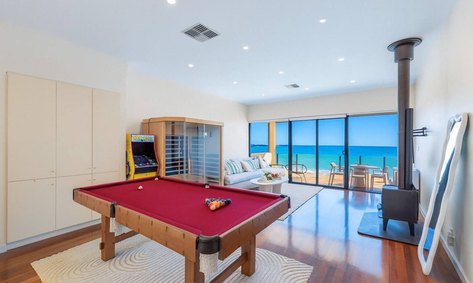 Henley Beach House | Henley Beachfront Luxury Home With Sauna Just 200m From Henley Square!