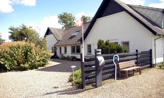 Norre Nebel House | Oceanfront Henne Strand Ferie: Family-Friendly Retreat