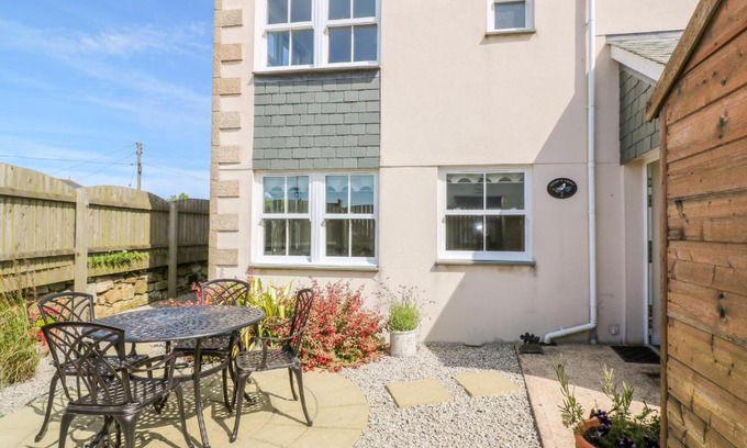 The Lizard House | Discover Henrys Croft: 4-Star Family & Pet Friendly Escape