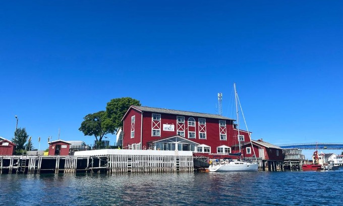 Herøy Hotel | Family-Friendly Getaway at Herøy Brygge with Dining Options