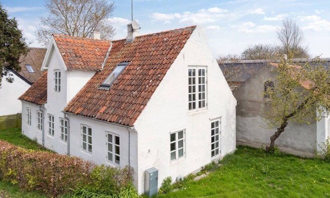 Ebeltoft House | Hera: Coastal Retreat with Spa and Ocean View Amenities