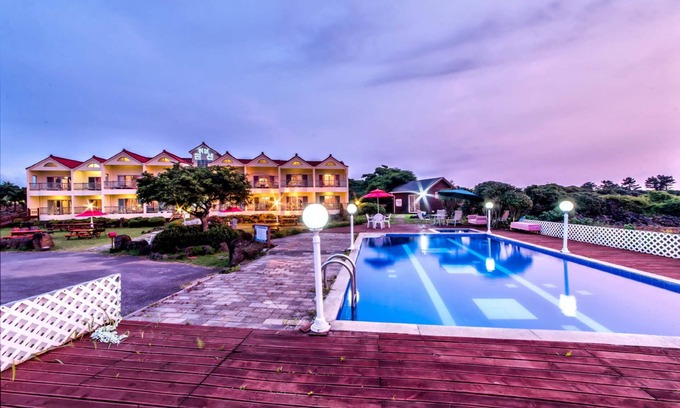Hallim House | Herb In Recreational Pension: Family-Friendly Retreat