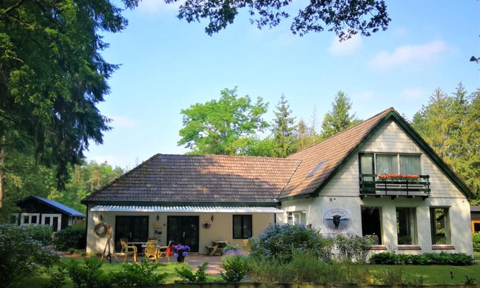 Eext Hotel | Discover Herberg De Eexter Os: Rated 9/10 with Family Dining