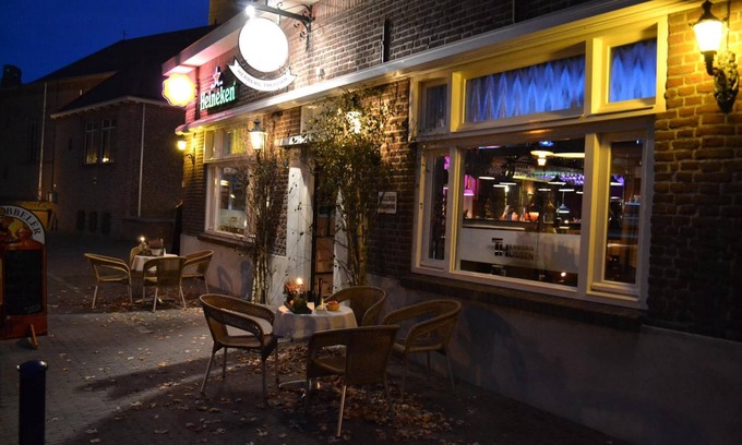 Vierlingsbeek Bed & Breakfast | Discover Herberg Thijssen: Family-Friendly Retreat with Pool