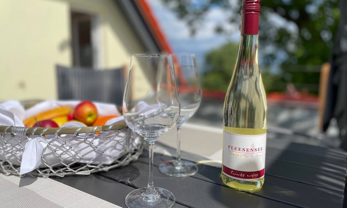 Muritz Apartment | Unforgettable Lake View at Herberge Seensucht in Jabelscher