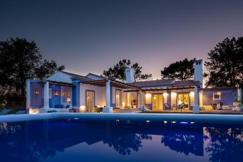Santa Cruz House | Relax at Herdade do Frei Cuco: 4-Star Oceanfront Escape