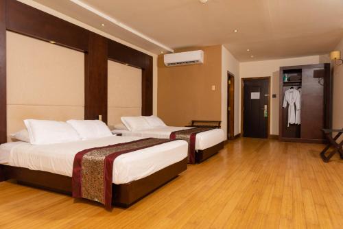 Georgetown Hotel | Herdmanston Lodge Hotel: 4-Star Comfort with Dining & Family Options