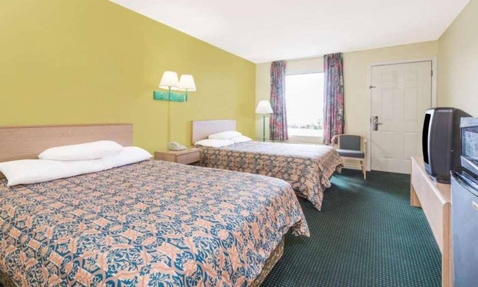 Berea House | Here's Something Exciting! Pet-friendly, Free Parking, WiFi