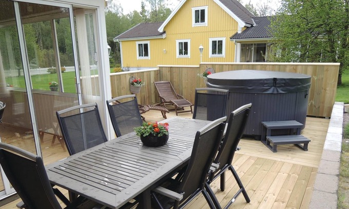 Karlstorp House | Comfortable Stay with Lake View and Spa Amenities Await