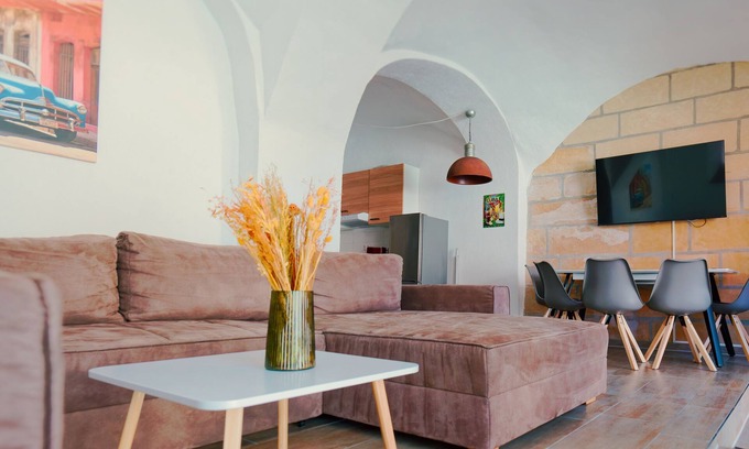 Gaustadt Apartment | Heritage Apartment with 2 Bedrooms