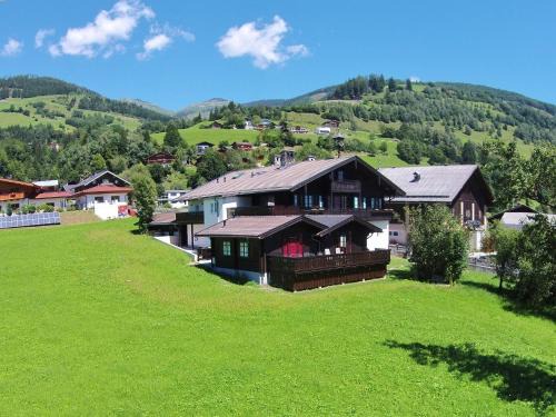 Niedernsill House | Family-Friendly Heritage Chalet in Niedernsill Near Ski Area
